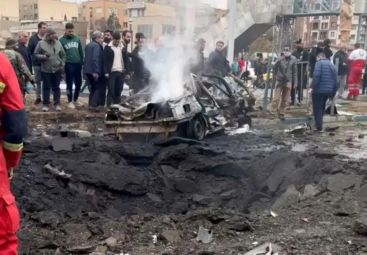 روز یازدهم حمله آمریکا و اسرائیل به ایران/ انفجار در فرودگاه کرمان و شیراز/ صدای انفجار شدید در نقاط مختلف تهران/ برخورد یک پرتابه به انباری در نزدیکی فرودگاه مشهد/ شهادت ۵ نفر در اتوبان شهید باقری تهران
