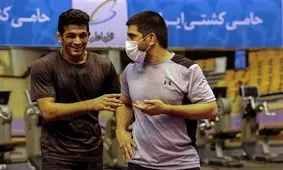 علیرضا دبیر قبل مسابقه با تیلور تمرین بدی به پسرم داد/ بعد از ۲۷ سال می خواهند سبک کشتی حسن را عوض کنند؟/ پسرم دنبال رییس فدراسیون، سرمربی، شورای شهر و نماینده مجلس نیست