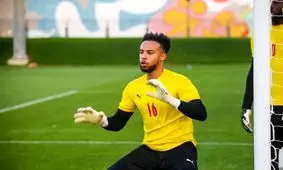 سقوط دروازه روی دروازه بان تیم ملی غنا!/ ویدئو

