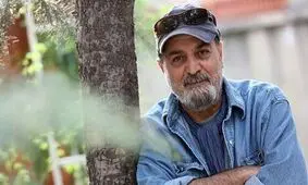 خاطره سیروس مقدم از تماشای سریال پایتخت توسط رهبر شهید همراه با نوه‌هایش | فیلم