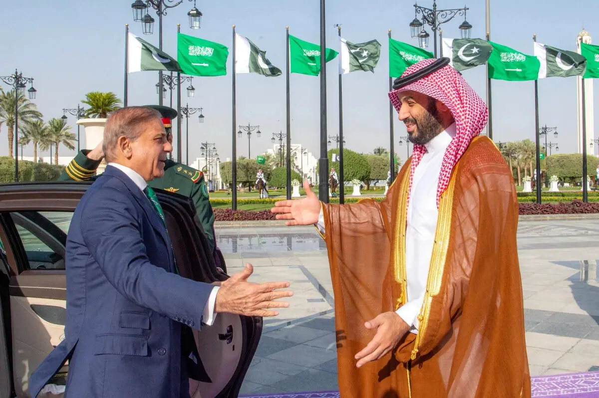 در صورتی که عربستان بر اساس توافق امنیتی میان دو کشور، بند دفاع متقابل را فعال کند، اسلام‌آباد ممکن است ناچار شود به دفاع از عربستان بپردازد