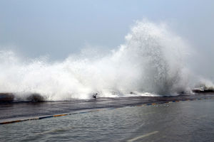 افزایش ارتفاع موج بیش از ۳ متر در دریای خزر