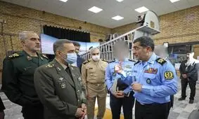 بازدید وزیر دفاع از مراحل تولید جت آموزش پیشرفته «یاسین»

