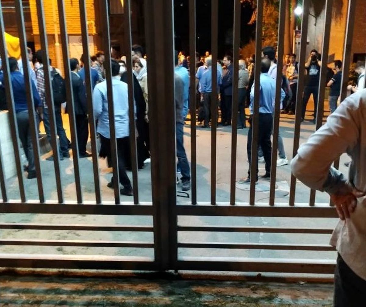 دیشب در دانشگاه شریف چه گذشت/ برخی دانشجویان بازداشت شدند