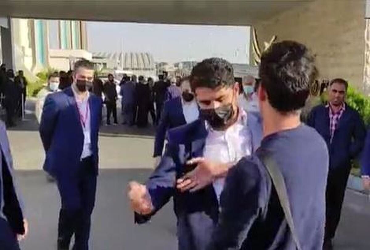 بیاحترامی به خبرنگاران هنگام بازگشت تیم ملی فوتبال ساحلی/ ویدئو