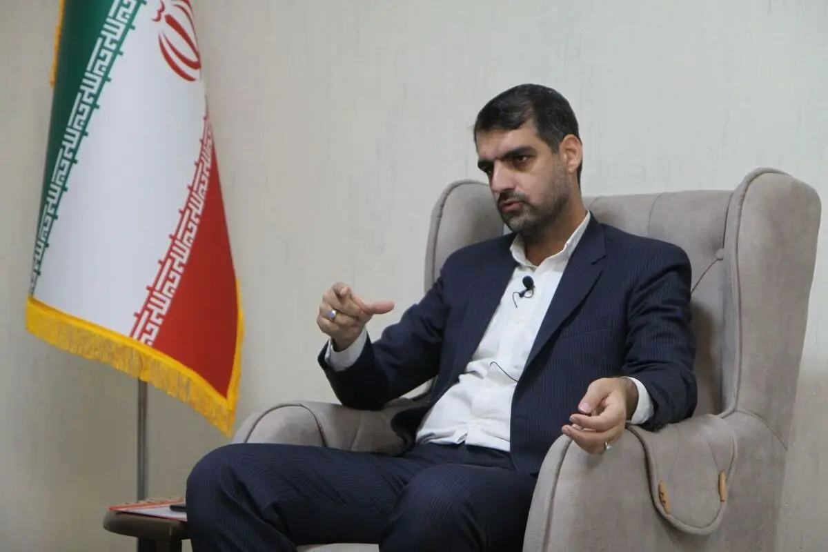 توجیه نماینده قم برای توهین به ظریف در مجلس/ محمد منان رئیسی: «غلط کردی» کمترین عبارت بود و استحقاقش را داشت

