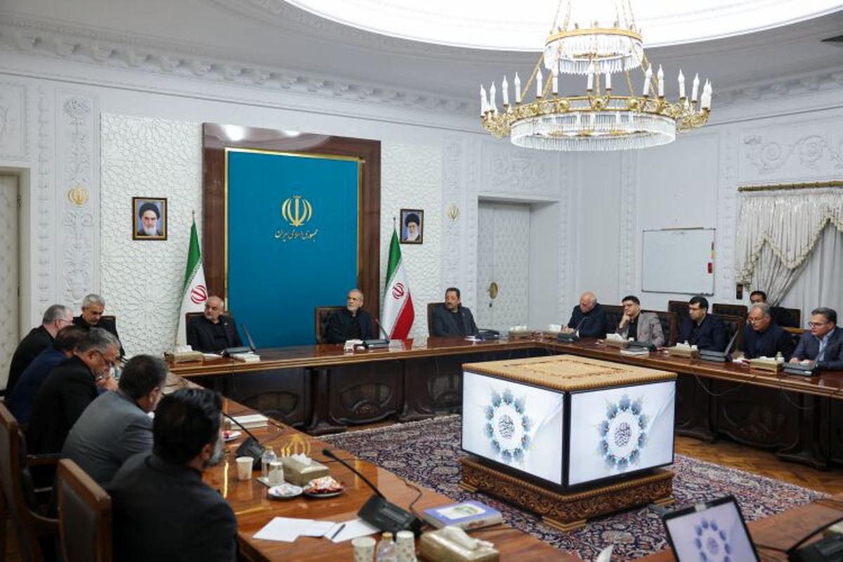 پزشکیان: نباید عدهای فکر کنند عقل کل هستند/ ضرورت مشارکت و نقش آفرینی همه آحاد ملت