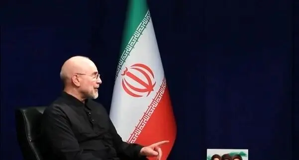 قالیباف: اگر نخواهند در گفت و گو به تعهدات خود عمل کنند، آماده جنگ هستیم؛ اتفاقات شب های اخیر خلیج‌فارس را نقض آتش بس می‌دانیم/ حقوق هسته‌ای و خطوط قرمز ایران قابل مذاکره نیست/ ویدئو