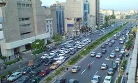 احتمال ریزش سطح آسفالت، خودروهای سنگین وارد خیابان میرداماد نشوند
