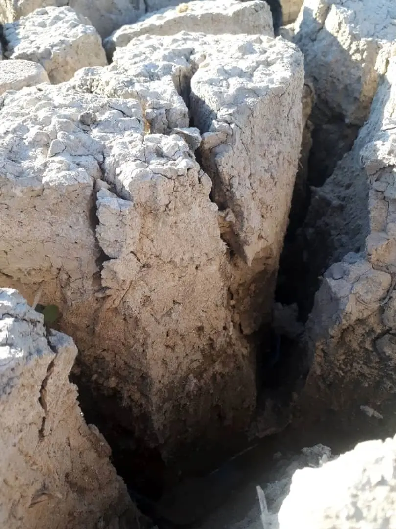 آب آن از طریق رودخانه قزل‌اوزن و چشمه‌های محلی تأمین می‌شد