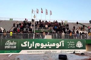 درگیری هواداران استقلال و ملوان در استادیوم اراک/ ویدئو