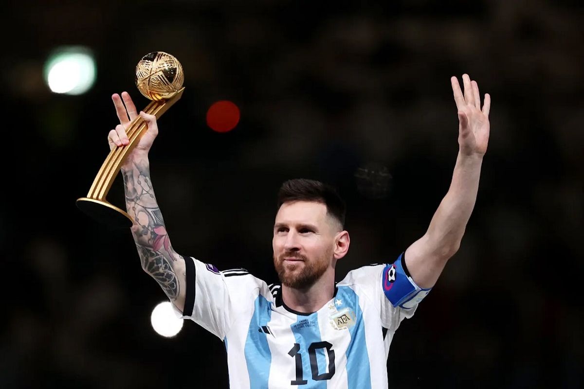 لحظه بالا بردن کاپ قهرمانی توسط مسی و جشن قهرمانی آرژانتین/ ویدئو