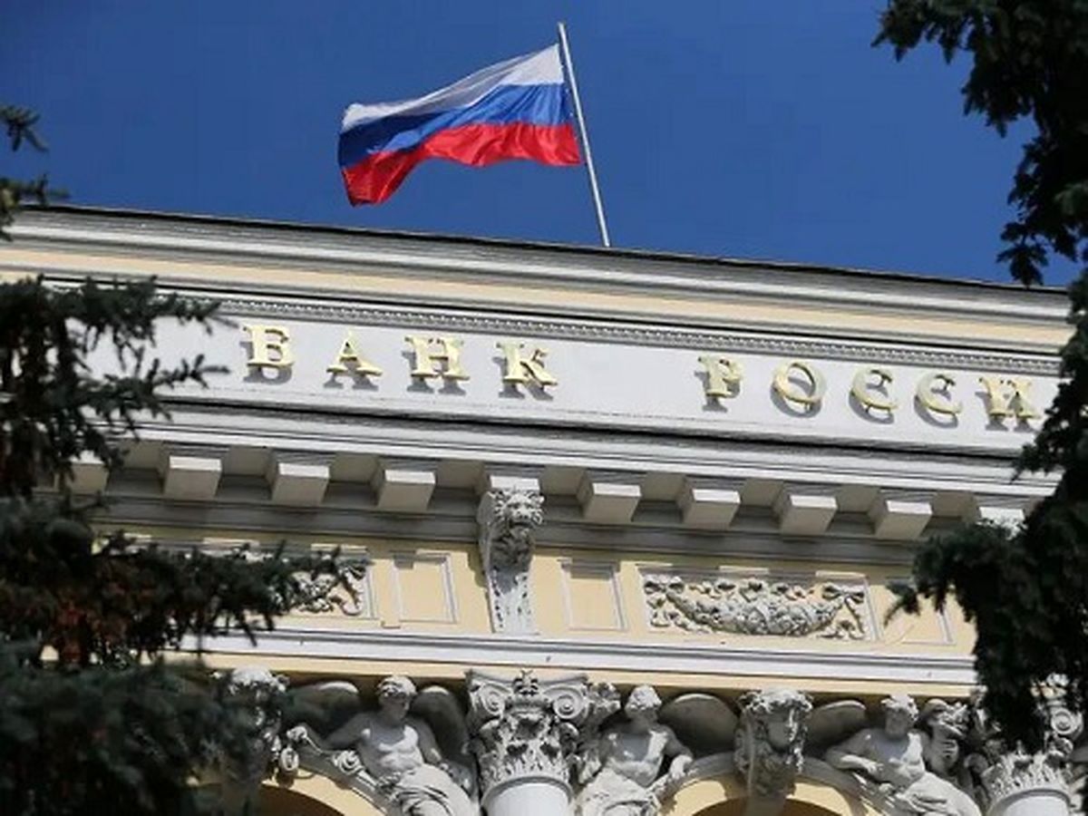 توافق متحدان غربی برای اخراج بانک‌های روسیه از سیستم مالی سوئیفت

