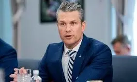 وزیر جنگ آمریکا می‌گوید بازگشایی تنگه هرمز جزو اهداف کشورش نیست!