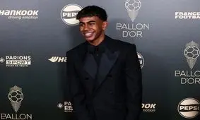 حضور خانوادگی یامال در مراسم توپ طلا