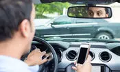 استفاده از تلفن همراه هنگام رانندگی چند نمره منفی دارد؟
