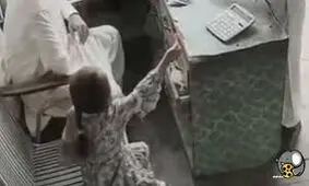 آبنباتی که سارق را از کارش پشیمان کرد/ ویدئو