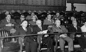فریاد «هورا» و «زنده باد» صحن مجلس را پر کرد؛ ۲۴ اسفند ۱۳۲۹