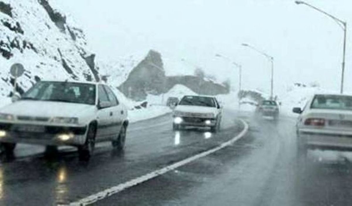 برف و باران در جاده های نیمی از استان های کشور