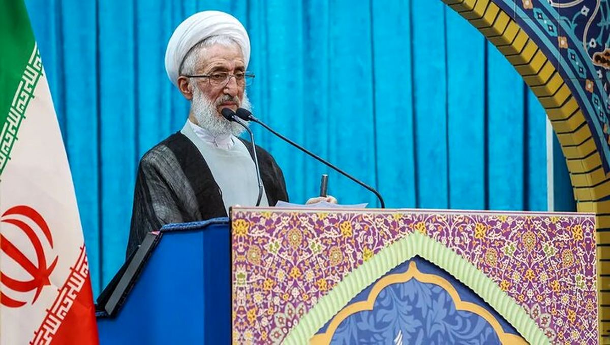 صدای روزنامه اصولگرا هم از امامت جماعت شدن کاظم صدیقی درآمد/ چگونه می‌توان انتظار انسجام داشت و همزمان تریبون نماز جمعه را به فردی داد که خانواده‌اش پرونده مالی دارند؟/ این تحقیر افکار عمومی است