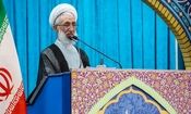 صدای روزنامه اصولگرا هم از امامت جماعت شدن کاظم صدیقی درآمد/ چگونه می‌توان انتظار انسجام داشت و همزمان تریبون نماز جمعه را به فردی داد که خانواده‌اش پرونده مالی دارند؟/ این تحقیر افکار عمومی است
