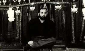 سفر در زمان؛ «شعبان بی مخ» در پیری و در خانه اش در آمریکا؛ دهه 80/ عکس
