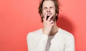 چرا همیشه خسته از خواب بیدار می‌شوید؟