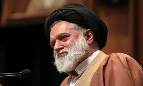ورود آیت‌الله سیدمصطفی خامنه‌ای، فرزند ارشد رهبر شهید انقلاب به حرم مطهر امام حسین (ع)/ ویدئو