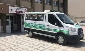 خروج جنازه از قبر در میانه مراسم تدفین