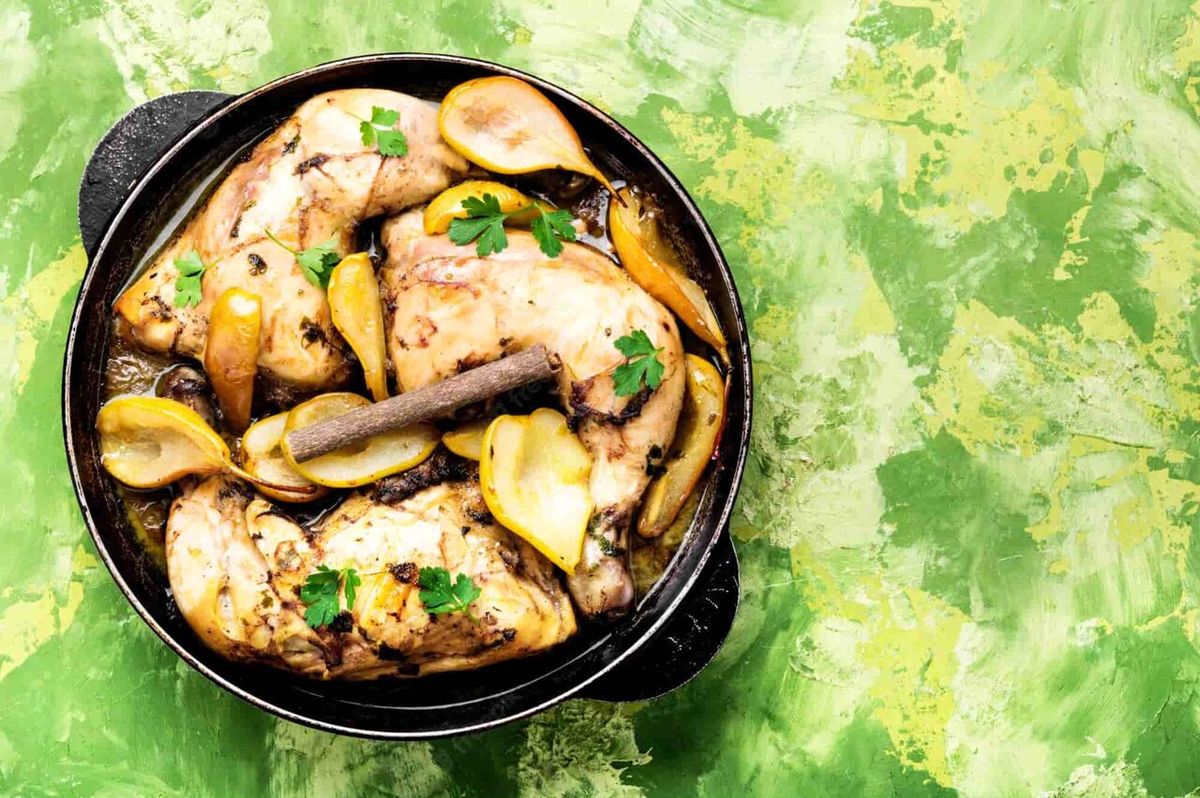 طرز تهیه خورش گلابی به روشهای متفاوت
