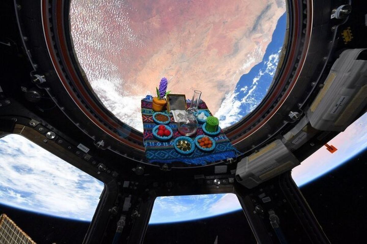 تبریک نوروز یاسمین مقبلی با سفره هفت سین ایرانی در فضا