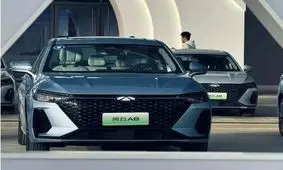 فنگوین A8 ؛ خودرو جدید 16 هزار دلار چری در بازار/ تصاویر