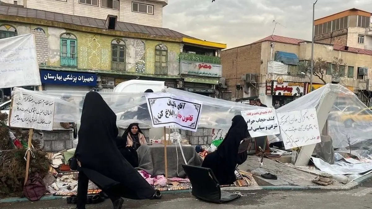  باید دستگاه‌های امنیتی به ادعای دریافت پول توسط متحصنین قانون حجاب مقابل مجلس وورد کنند/ اینکه اصرار می کنند قابل تأمل است

