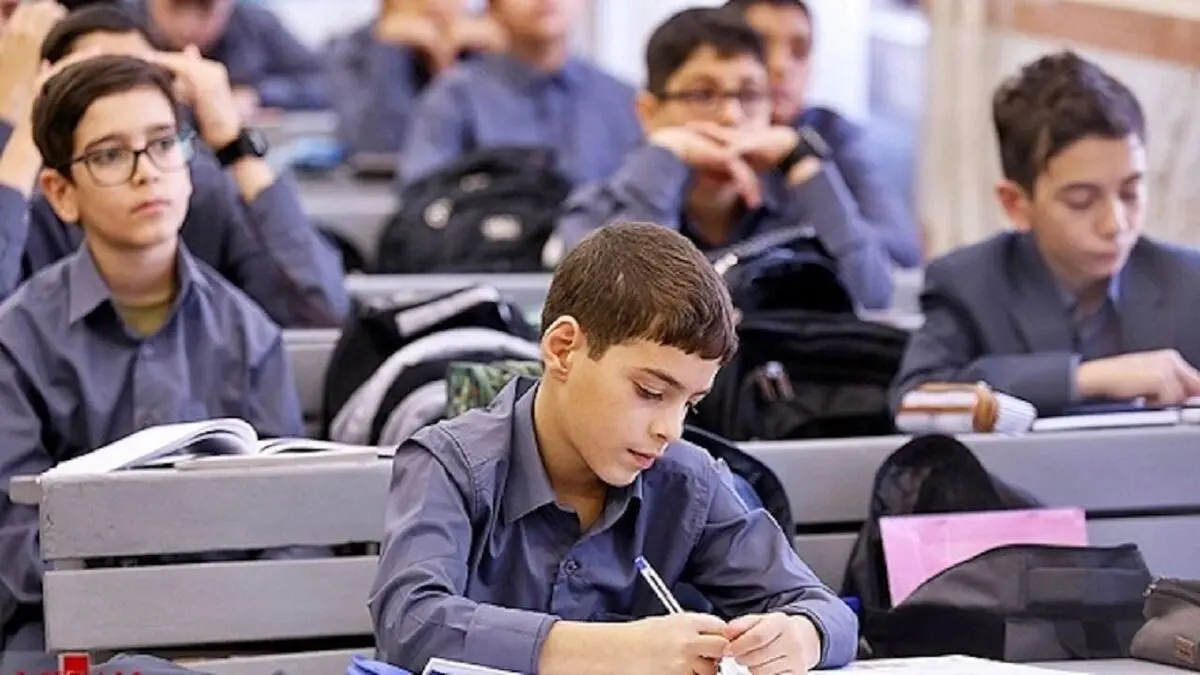 زیان تعطیلی ادارات کمتر از تعطیلی مدارس است