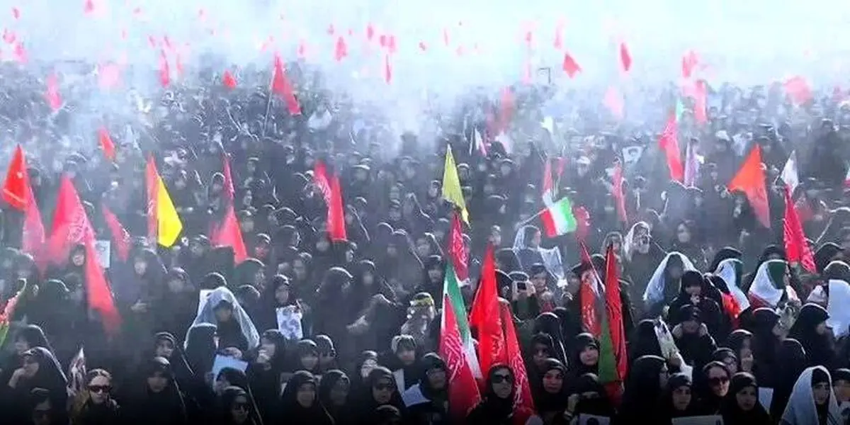 راه‌اندازی سامانه‌های مه‌پاش در مصلی برای کاهش گرما و رفاه زائران/ ویدئو