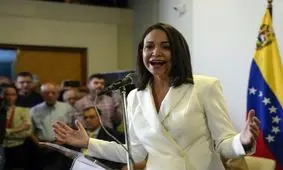 اپوزیسیون ونزوئلا: شکست در انتخابات را نمی‌پذیریم/ ونزوئلا رئیس جمهور جدیدی دارد که «ادموندو گونزالس» است/ رئیس جمهور آرژانتین: پیروزی مادورو را نمی‌پذیریم

