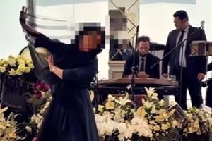 رقص با تم عزا در مراسم ختم/ ویدئو