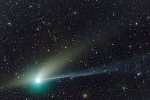 عبور 2 دنباله دار درخشان 28 مهرماه از آسمان ایران