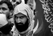 احمد الحسن یا سید یمانی که مدعی امام زمانی است، کیست؟/ یمانی‌ها معتقدند که حکومت ایران حق احمد الحسن است