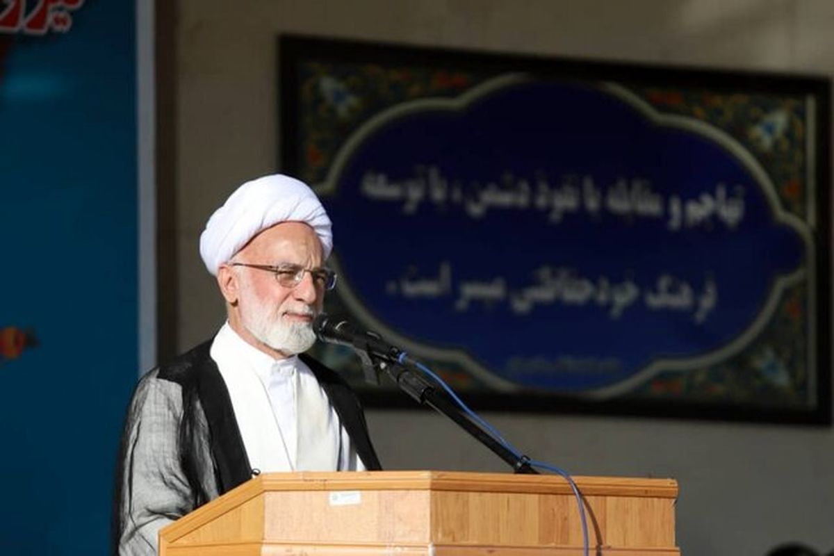 حوادث اخیر باعث توهین به روحانیت نشود/ بیگانگان الگوی مناسبی برای ملت ایران نیستند