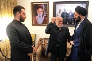 دیدار سید علی خمینی با پدر شهید حسن نصرالله/ تصاویر


