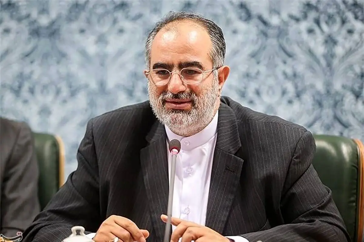 تصمیم گیر در نظام فقط گزارش های موفقیت را دریافت می کند/ گزارش اینکه اگر فلان کار را نمی کردیم ببینید چه می شد/ من با کسی سروکله زدم که تصمیم‌ساز و تصمیم‌گیر بوده ولی توانایی خواندن پیامک نداشت/ مردم در جهان واقعی زندگی می کنند، آنها در مجازی!/ ویدئو