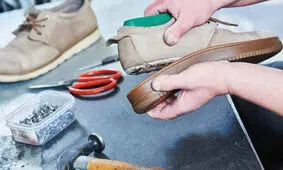 افزایش ۱۰۰ درصدی قیمت کفش، استقبال از تعمیر کفش را بیشتر کرد 