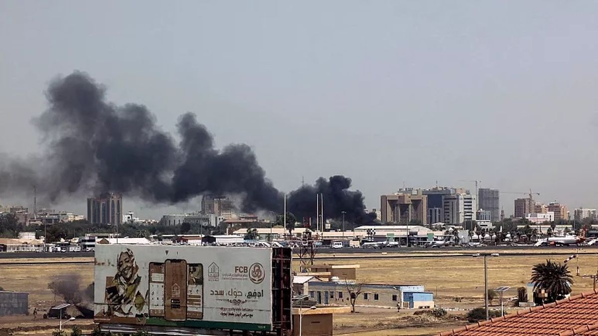 در سودان چه خبر است؟ /شبه‌نظامیان مدعی کنترل بر فرودگاه و کاخ ریاست جمهوری شدند