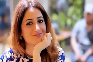 بازیگر پاکستانی: آیتالله خامنهای ۸۶ ساله جنگیدن را به تعظیم ترجیح داد