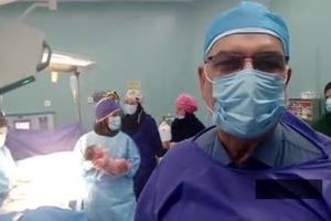 حضور غیرقانونی و عجیب وزیر بهداشت و خبرنگار صداوسیما در اتاق زایمان زنان/ ویدئو