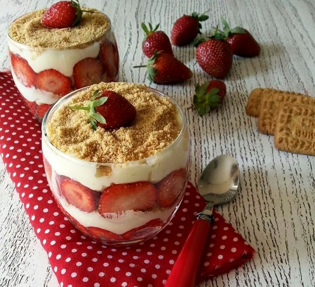 طرز تهیه انواع دسر مگنولیا در طعمهای مختلف