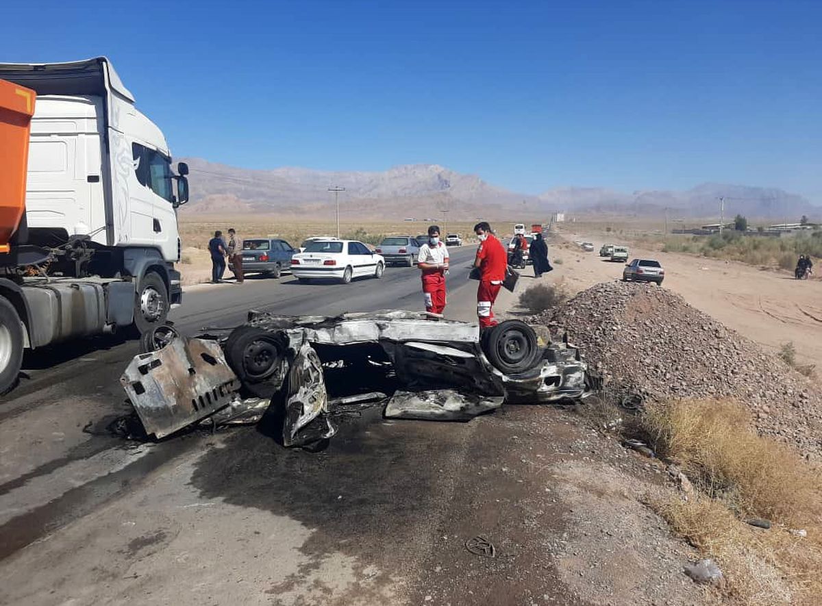 برخورد پژو با تریلی در سیستانوبلوچستان منجر به جان باختن 6 نفر شد