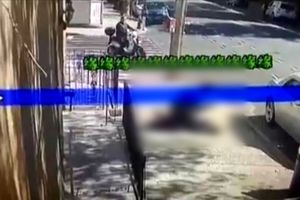 تصاویر هولناک از لحظه قتل یک شهروند وسط خیابانی در نیویورک/ ویدئو+18