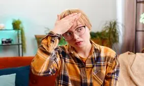 چرا برخی نوجوانان از داشتن والدین خود خجالت می کشند؟